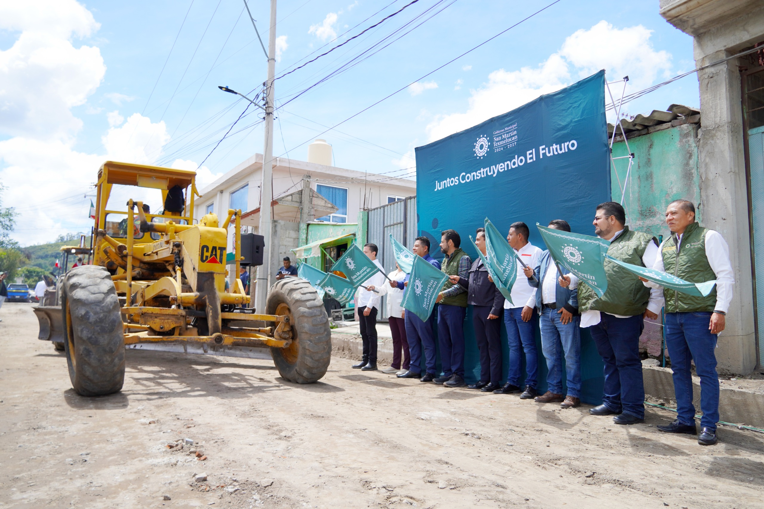 Inicia pavimentación con adoquín de la calle Lázaro Cárdenas en Tecaltzingo