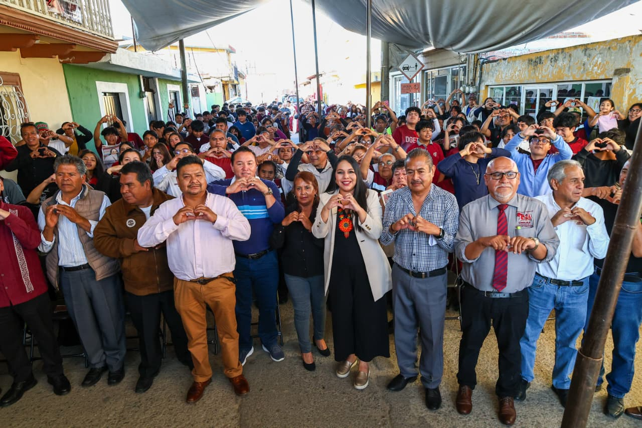 Tonantzin Fernández lleva su Segundo Informe a Tepontla y Acuexcomac